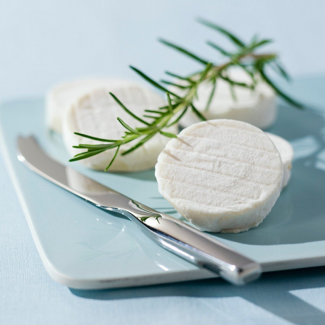 Cabécou (flat, round goat's cheese from Quercy)