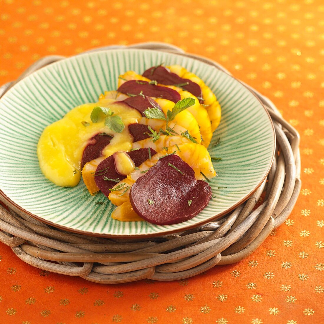 Schellfischsalat mit Roter Bete und Mangosauce