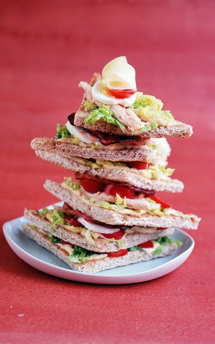 Club-Sandwich mit Hähnchen