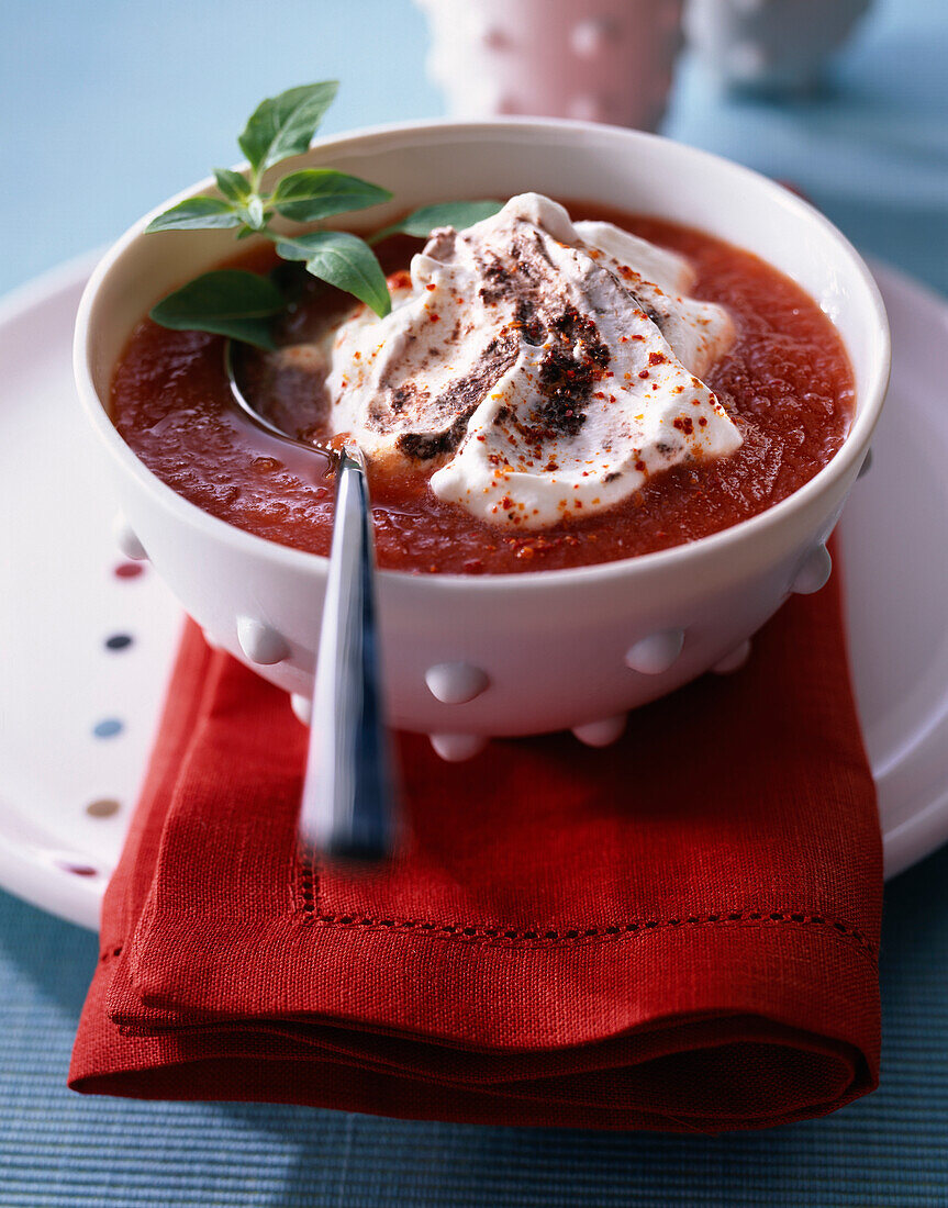 Spicy tomato soup with cream