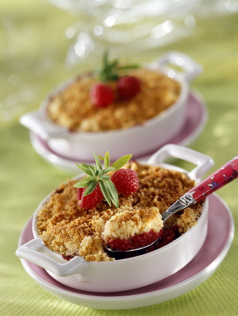 Raspberry crumble