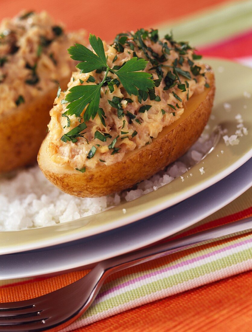 Potatooes stuffed with tuna