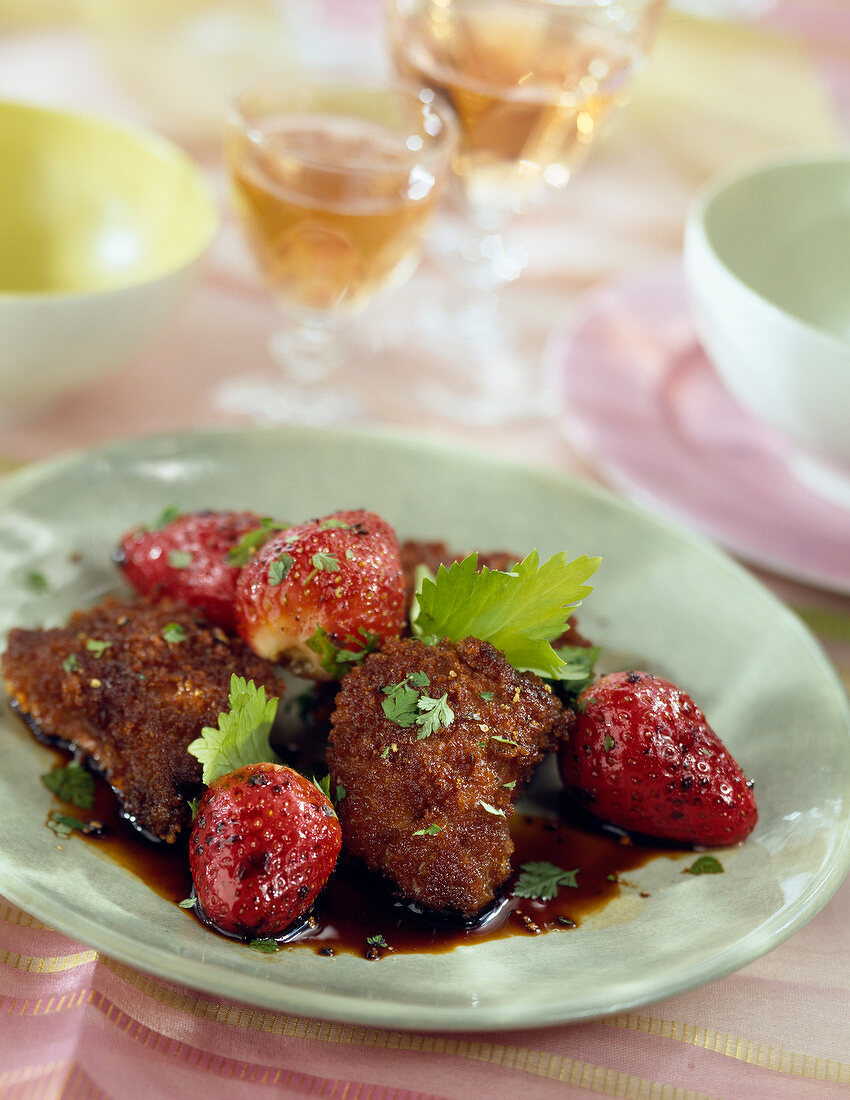 Gingerbreaded veal's liver with strawberries