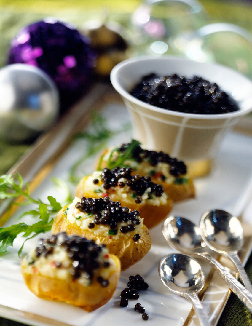 Ofenkartoffel mit Kaviar