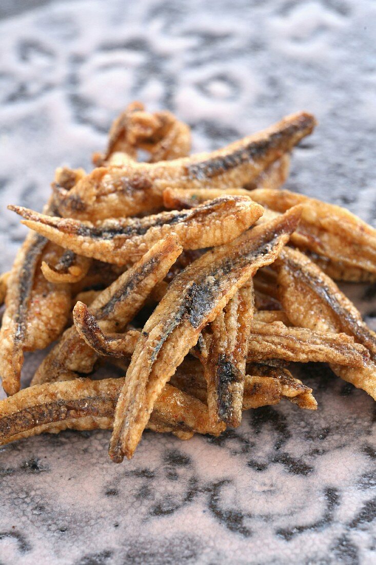 Thai-style dried fish with sugar