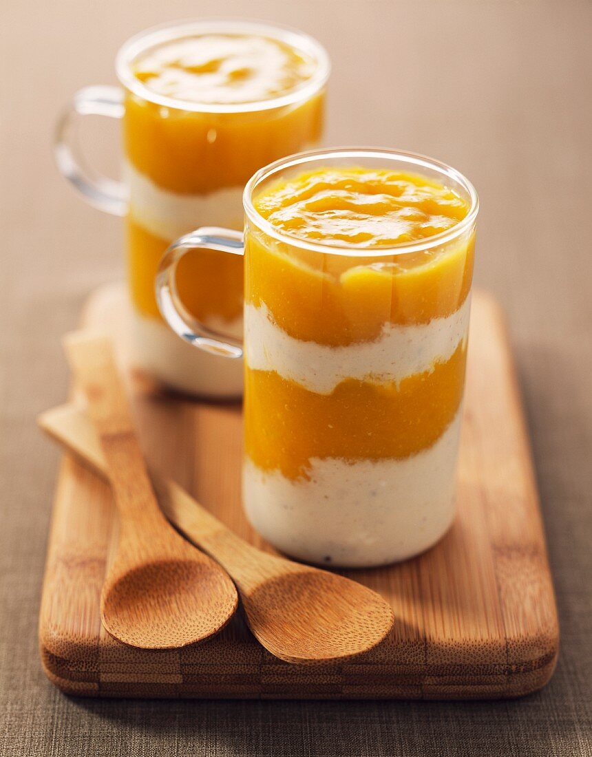 Banana mousse with mango puree