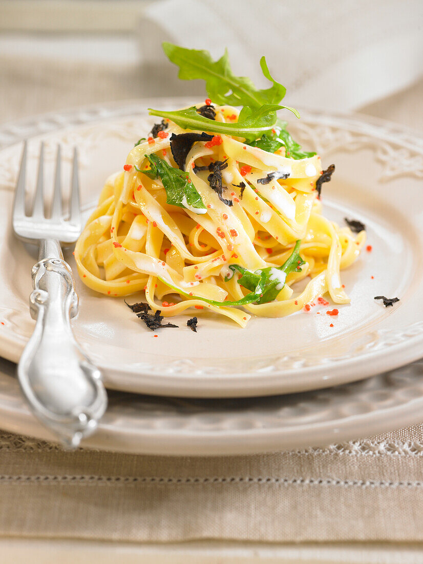 Tagliatelle with cream and truffles