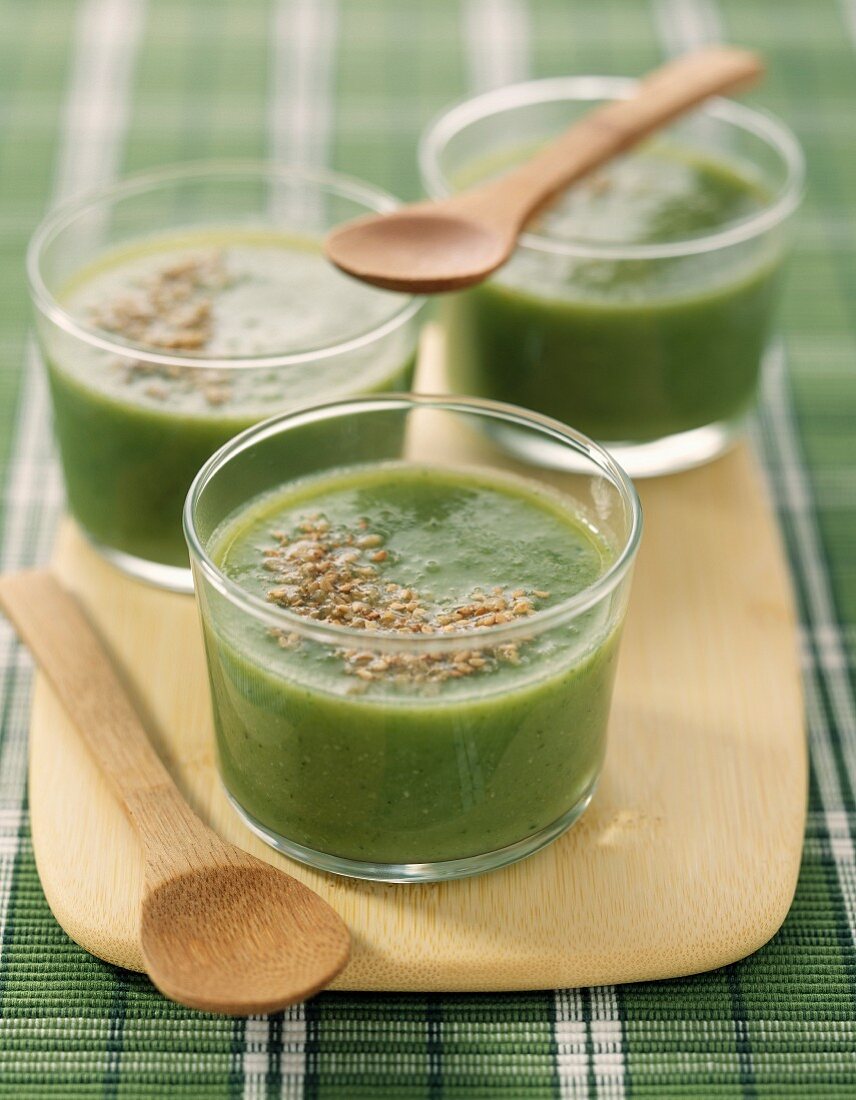 Grünkohlcremesuppe mit Sesam