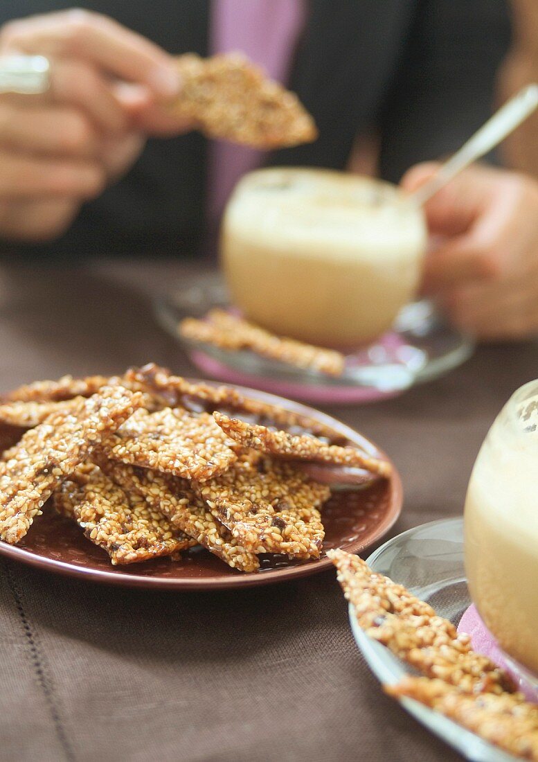 Sesame seed and honey cookies