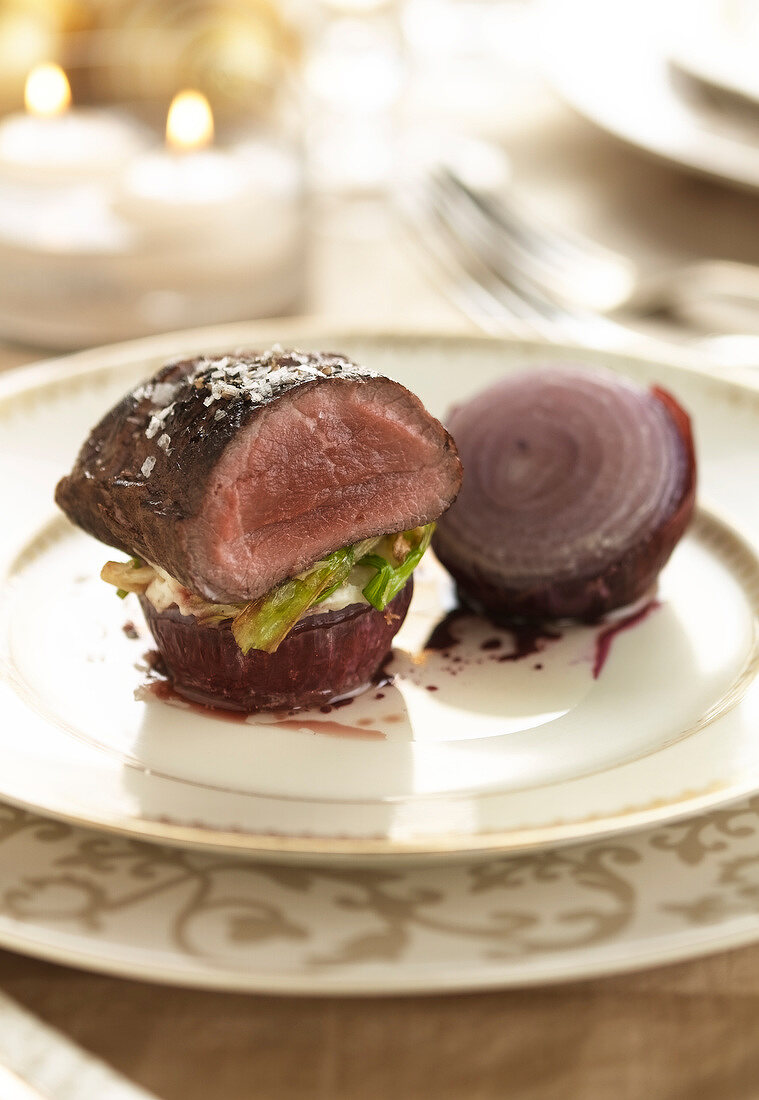Venison fillet with red onion