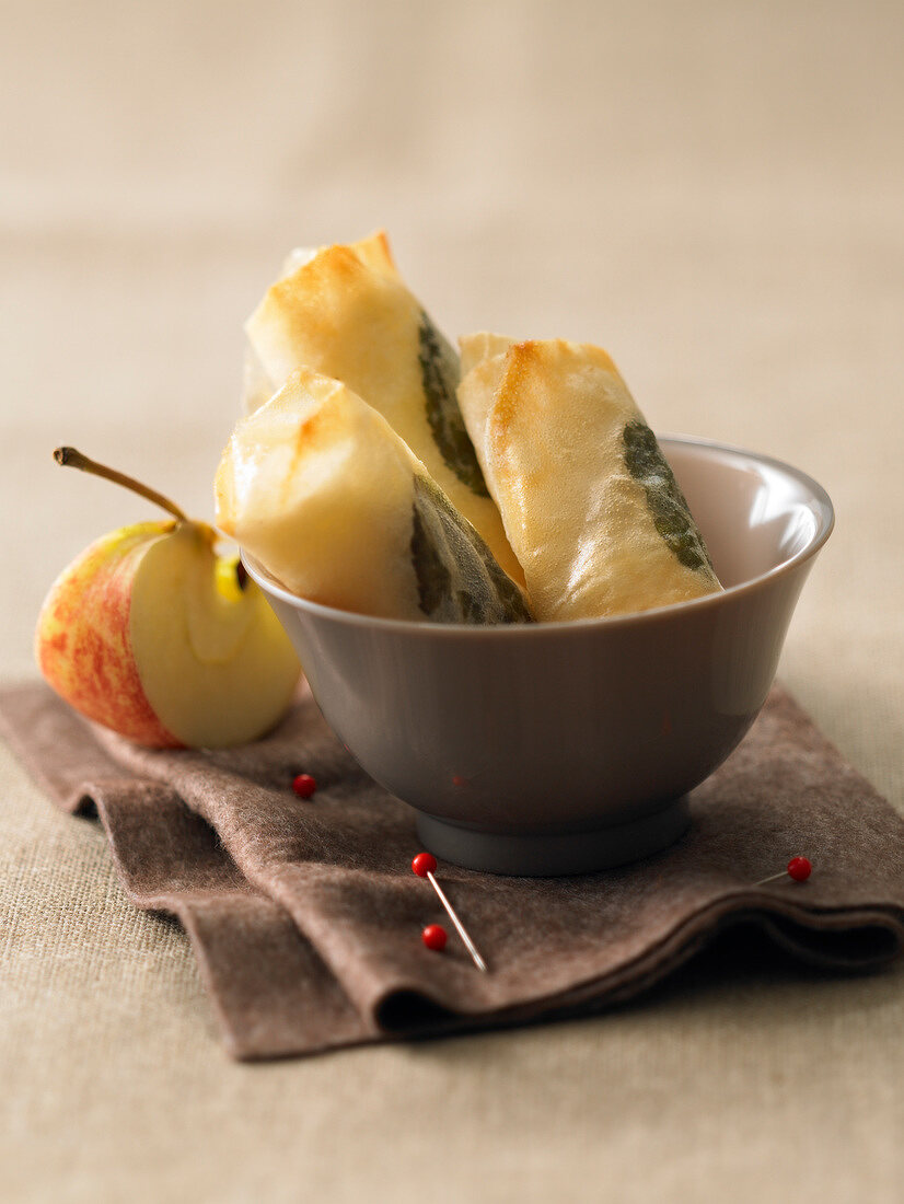 Apple and goat's cheese nems