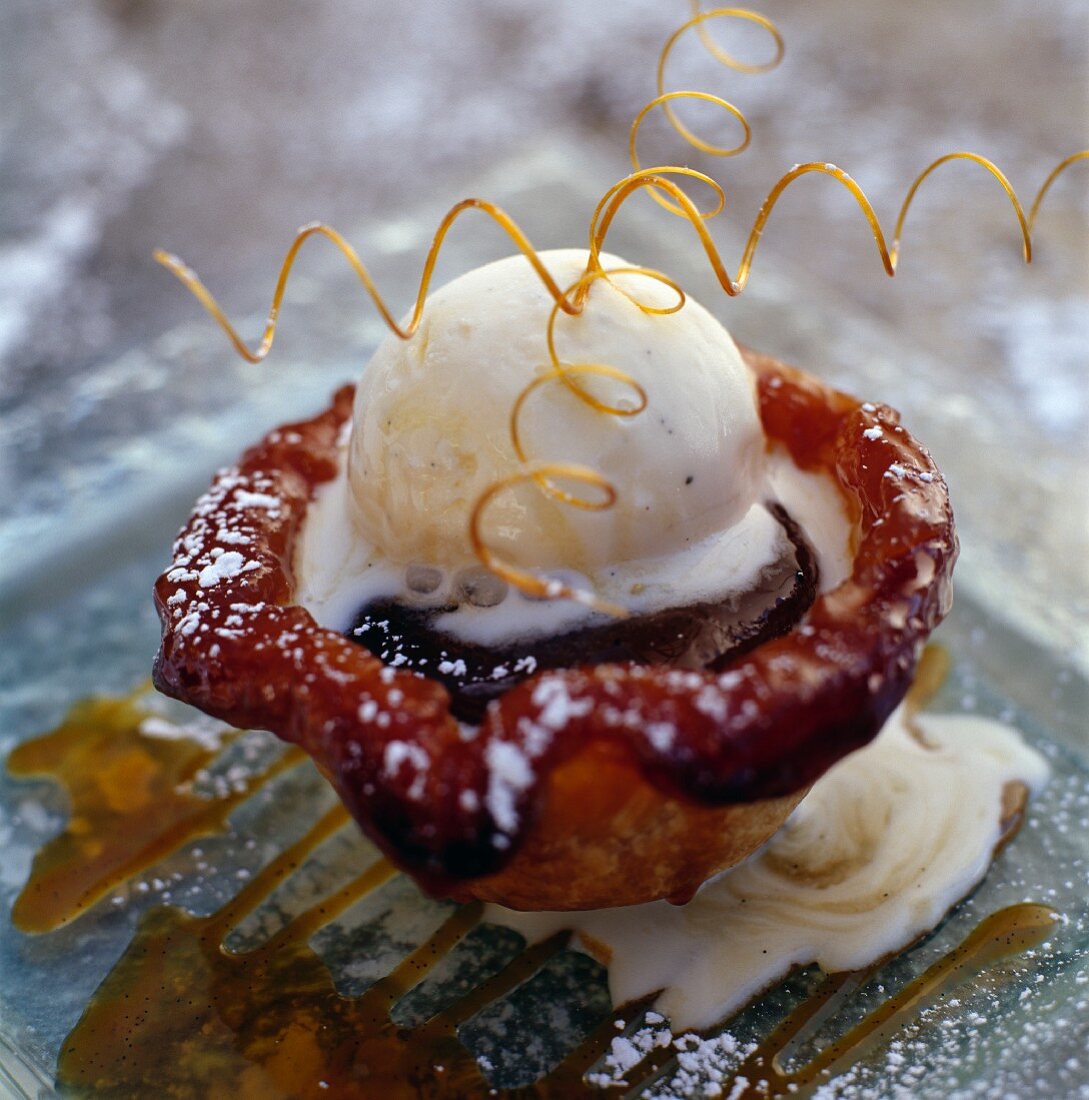 Apricot and caramel tartlet with vanilla ice cream