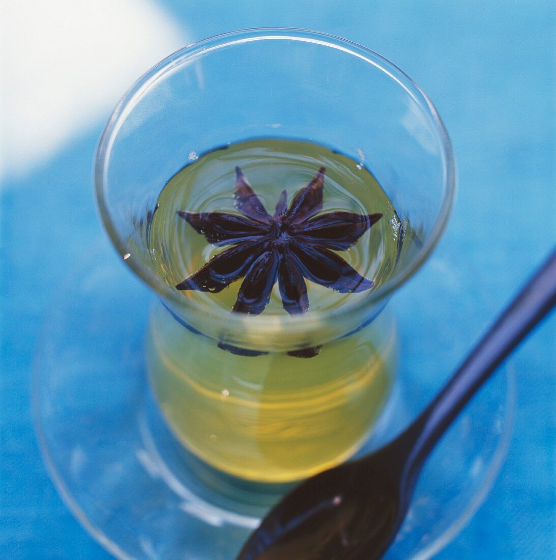 Flavoured oil with star anise