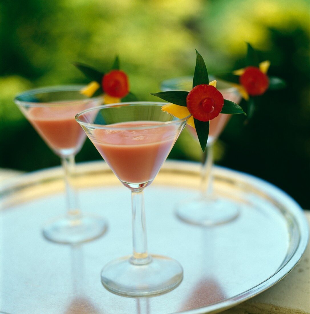 Cocktails with pink grapefruit