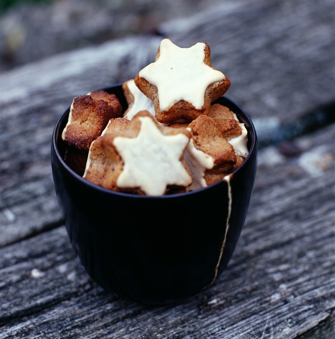 Cinnamon star Christmas biscuits