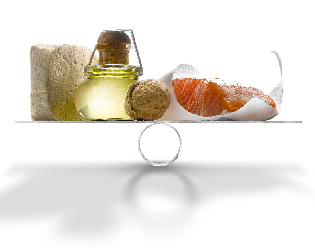 Selection of products with a high level of Omega 3 on scales