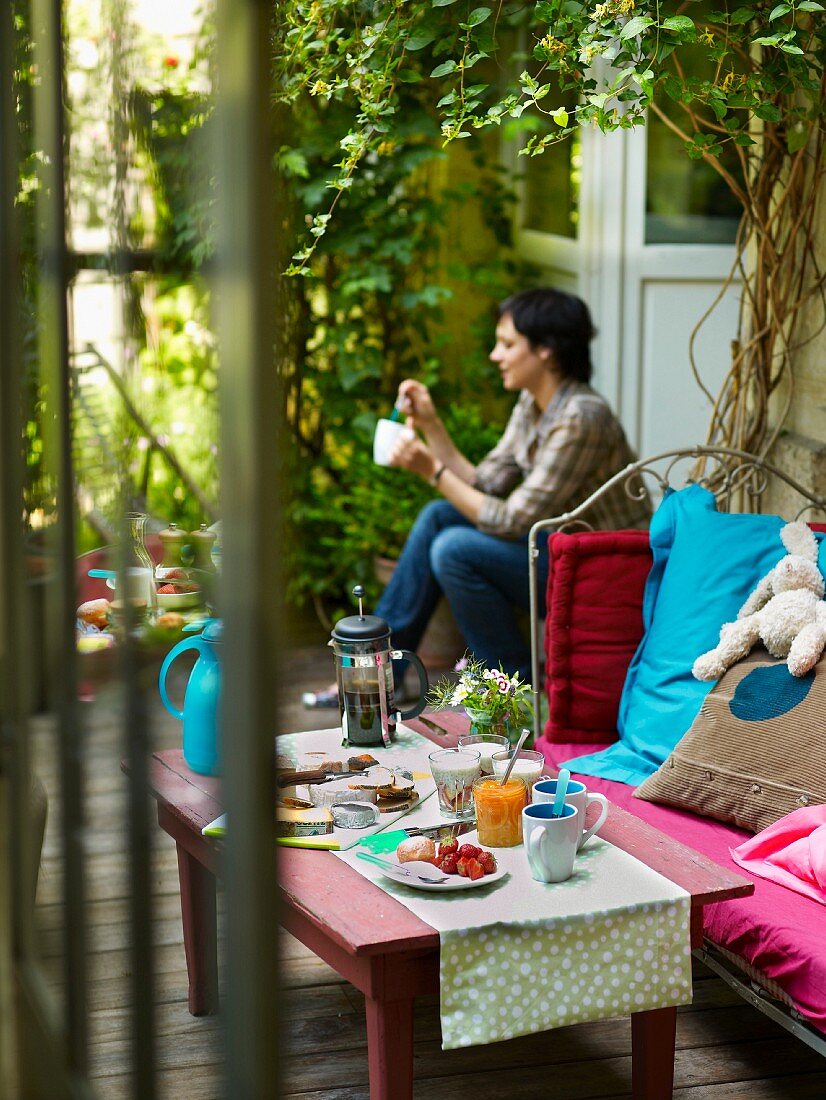 Brunch unter der Gartenlaube