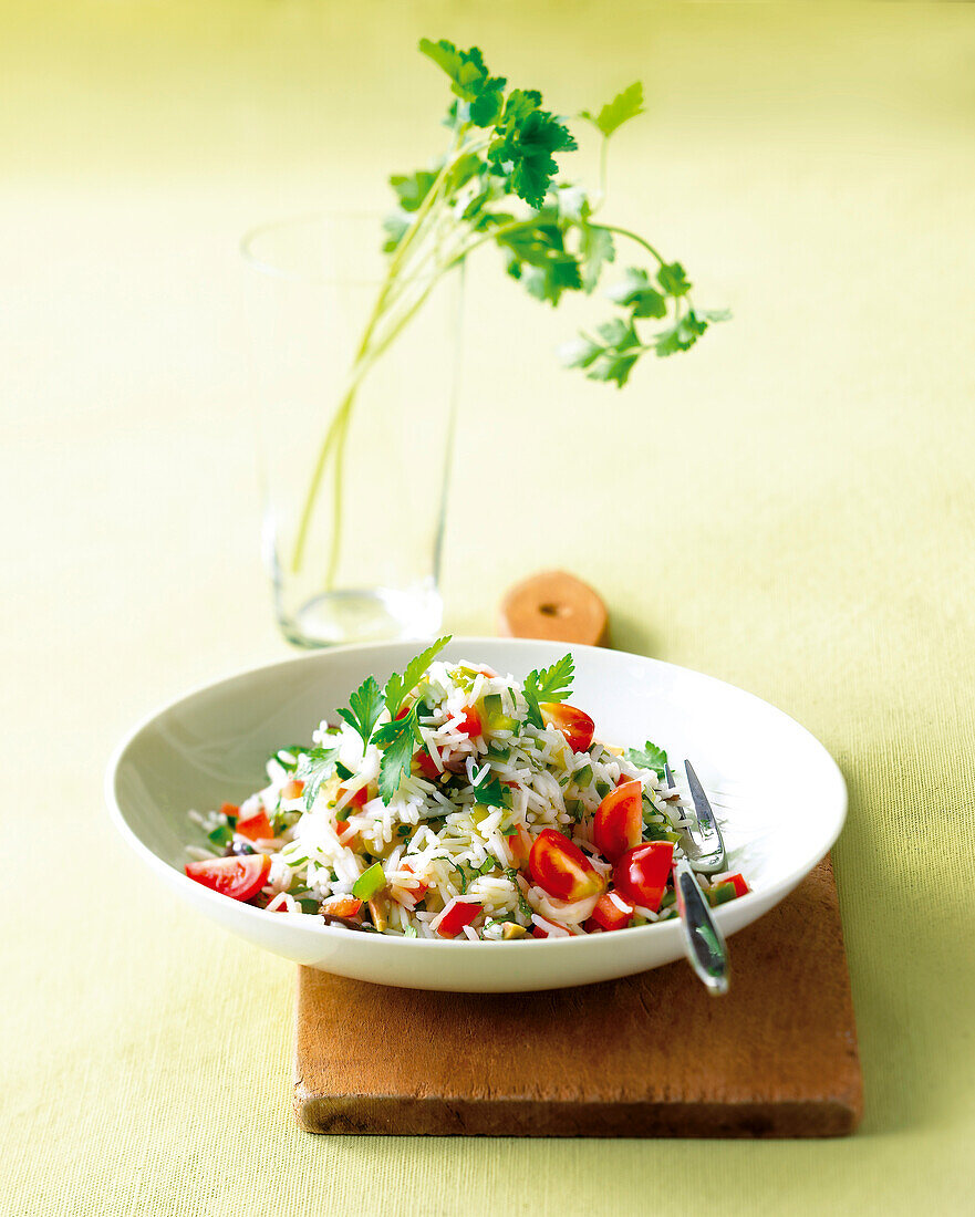 Rice salad with tomatoes and peppers