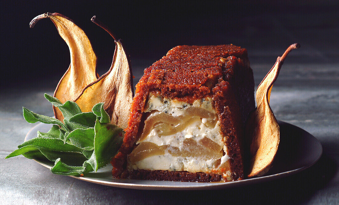 Roquefort and pear gingerbread terrine