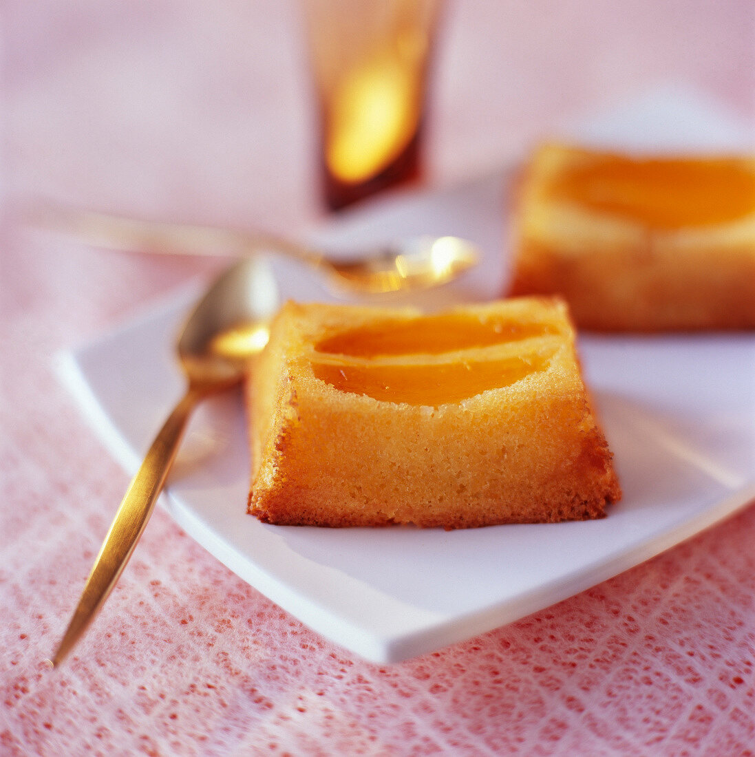 Mango-orange individual pudding