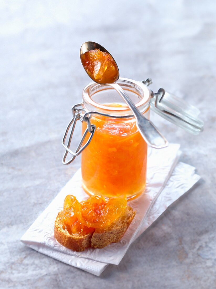 Pink grapefruit, ginger and honey jam