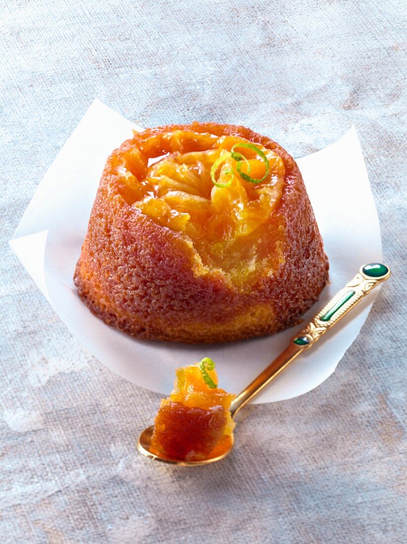 Caramelized cake with clementines