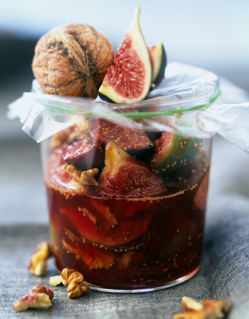 Figs in Banyuls and walnut jam