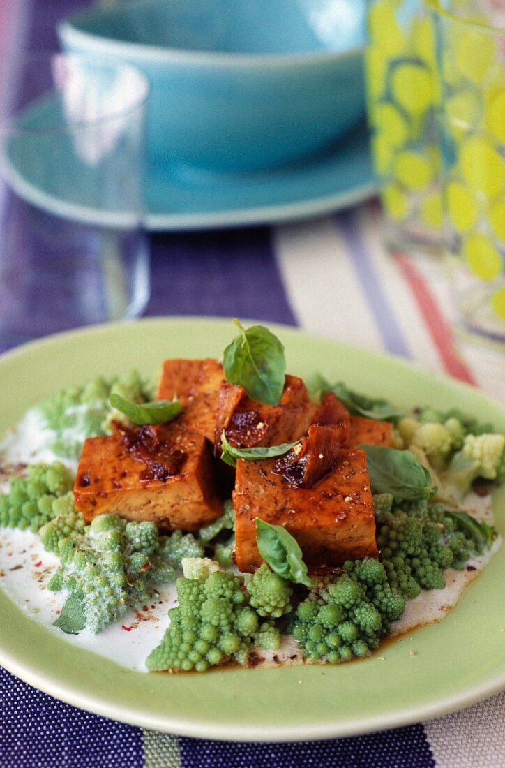 Caramelized tofu with coconut milk, romanesco cabbage and soya sauce