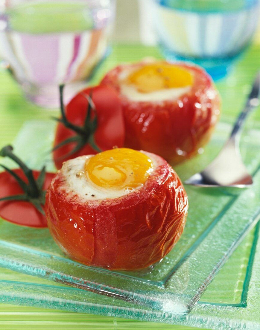 Gefüllte Tomaten mit Ei