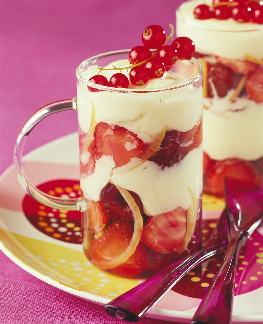 Cappuccino-style summer fruit