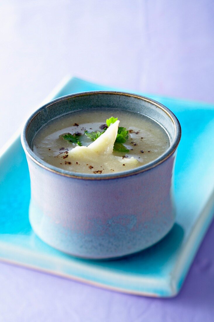 Vanilla-flavored artichoke heart digestif soup