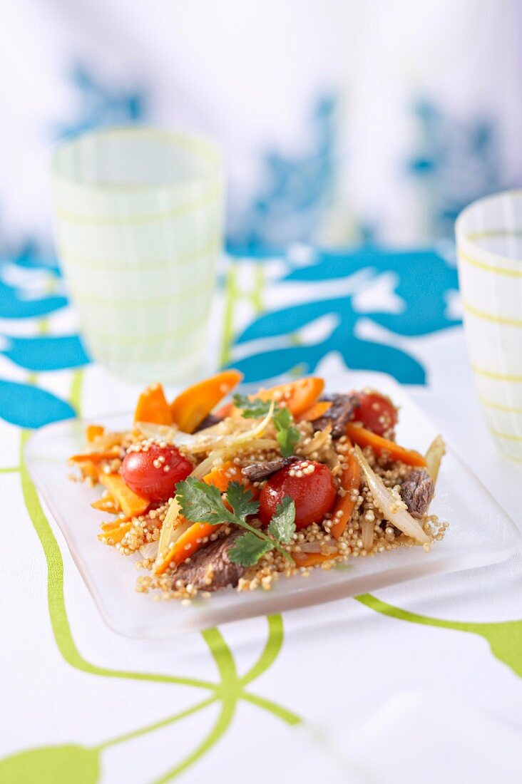 Quinoa, meat and vegetable wok