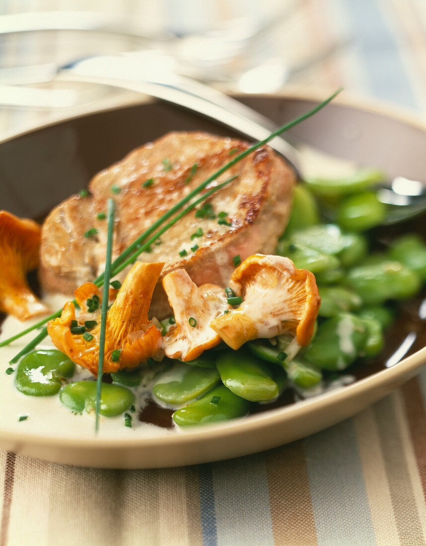 Veal Grenadin with broad beans and chanterelles