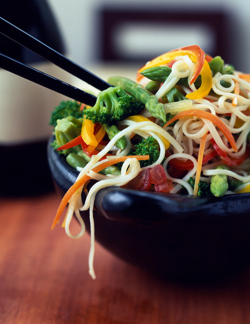 Rice vermicelli with vegetables