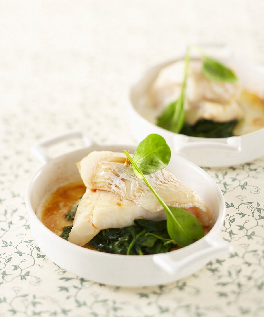 Fish with soya sauce with spinach