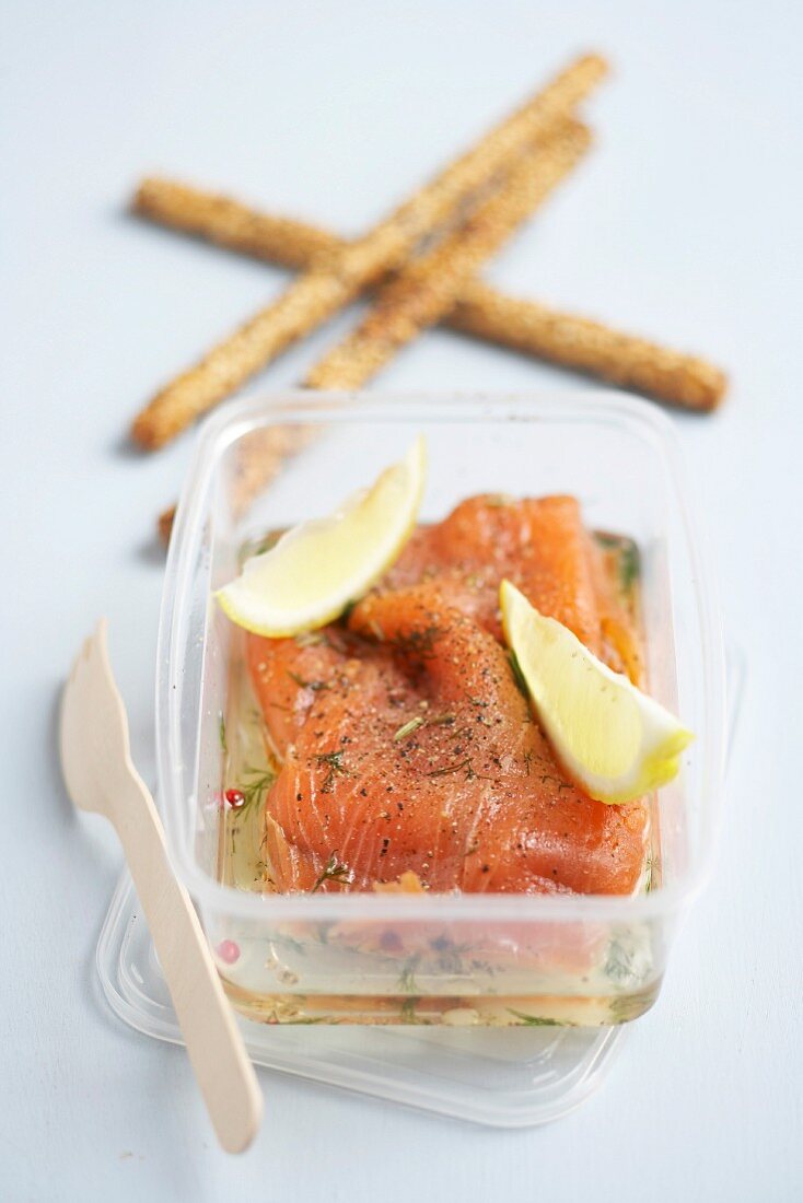 Salmon marinated with dill