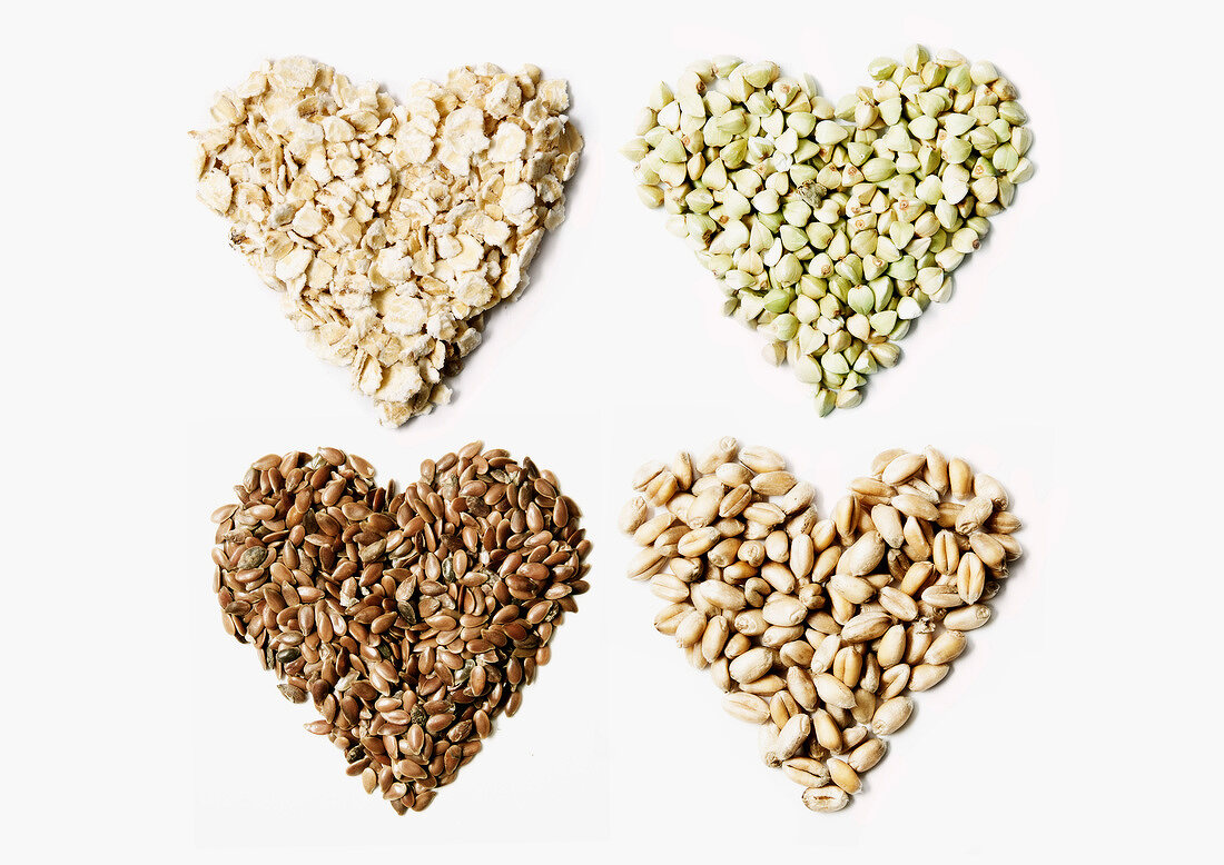 Vier Herzen aus verschiedenem Getreide