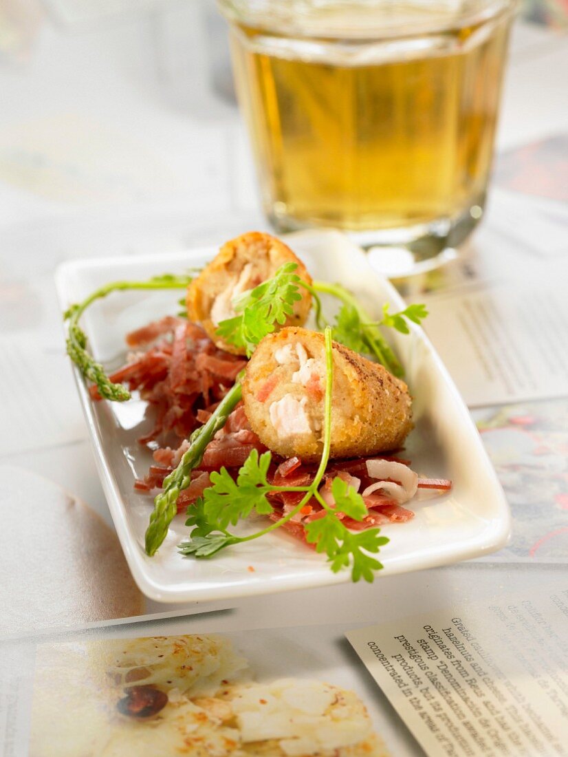 Hähnchenkroketten mit Serrano-Schinken