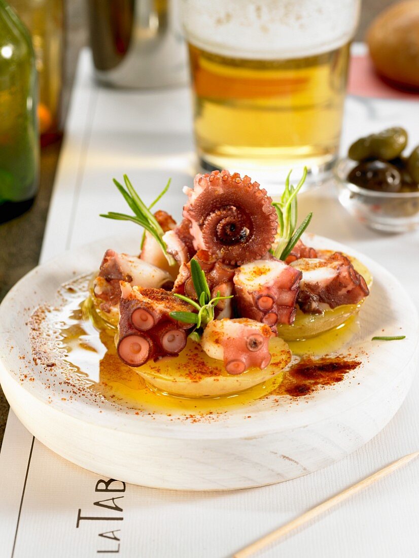 Pulpo à la feira (Oktopus mit Olivenöl und süssem Paprika, Nordwestspanien)