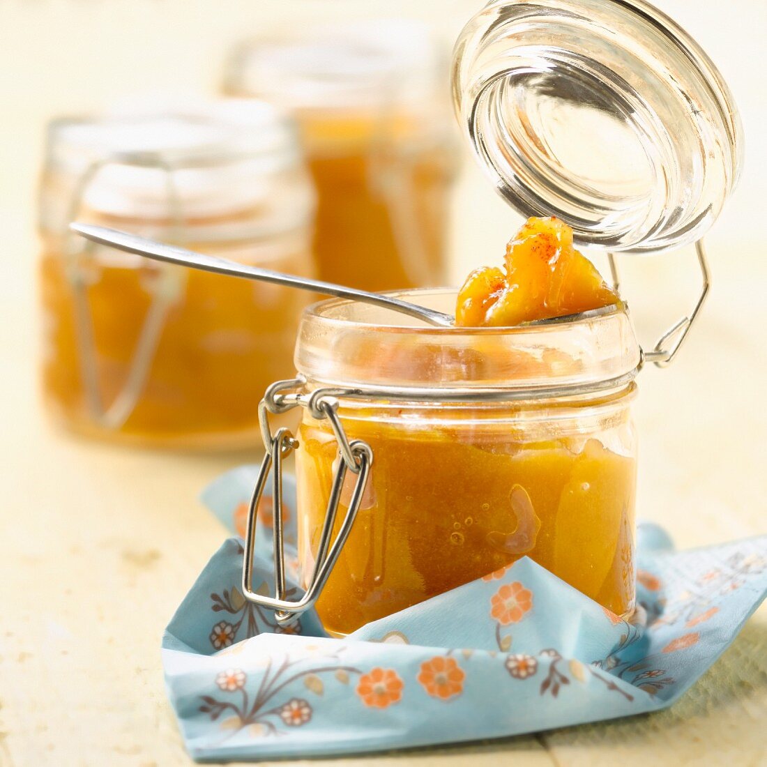 Spicy mango and onion chutney