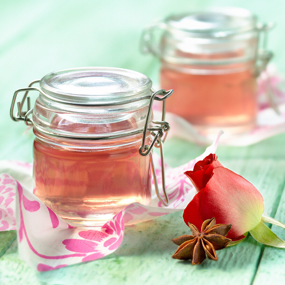 Rose and star anise-flavored jelly