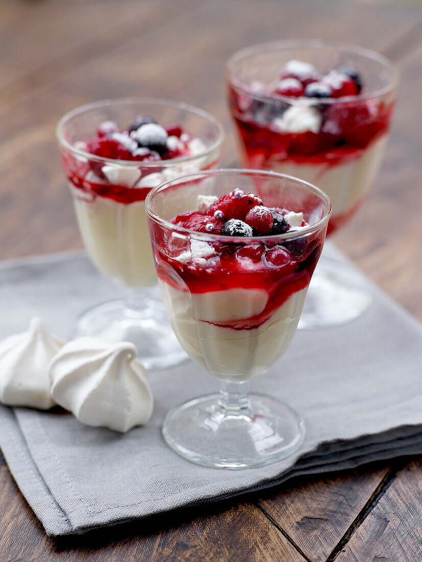 Fromage blanc with summer fruit
