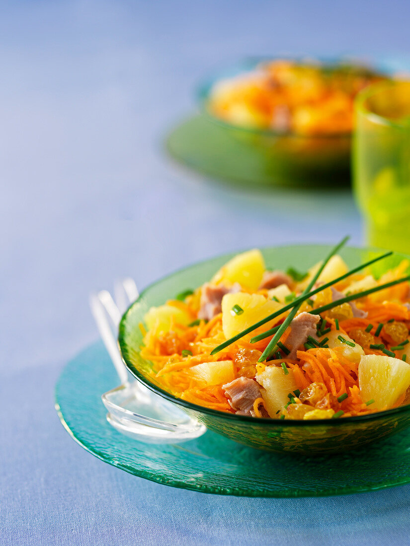 Möhrensalat mit Thunfisch und Rosinen