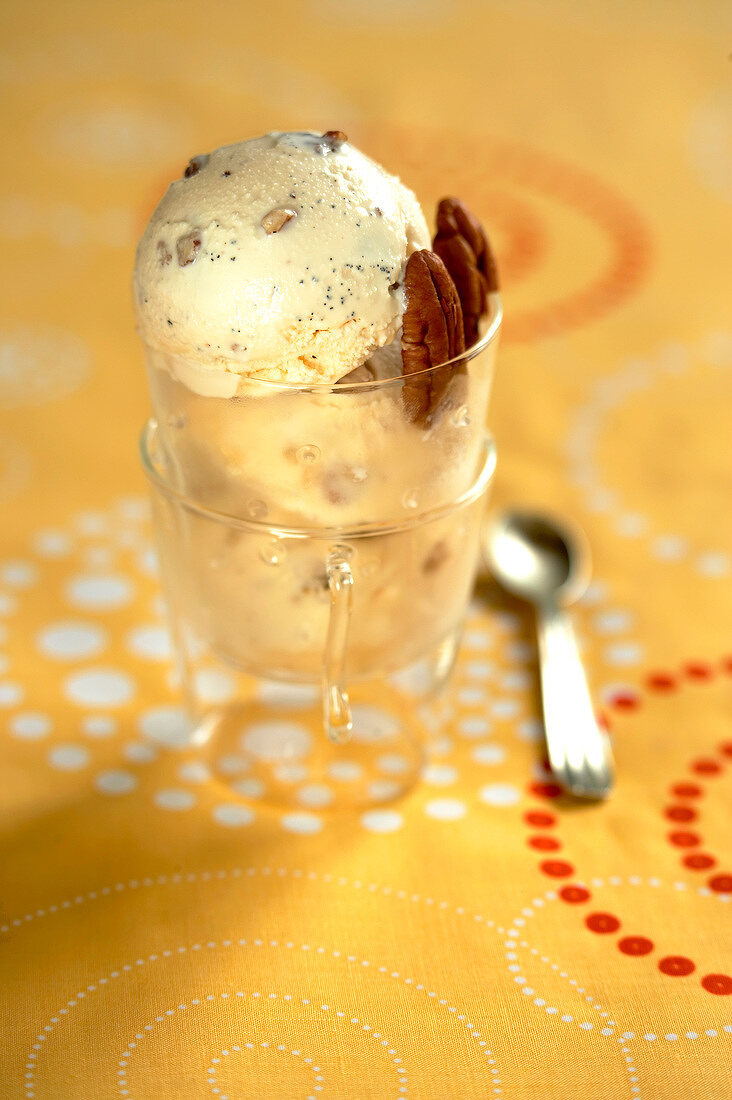 Pecan ice cream