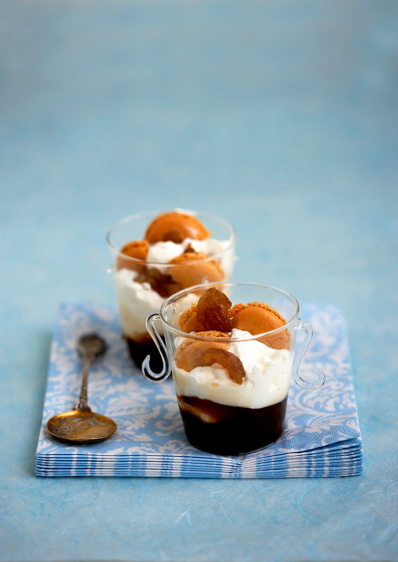 Coupe Ardechoise mit Macarons (Dessert, Frankreich)