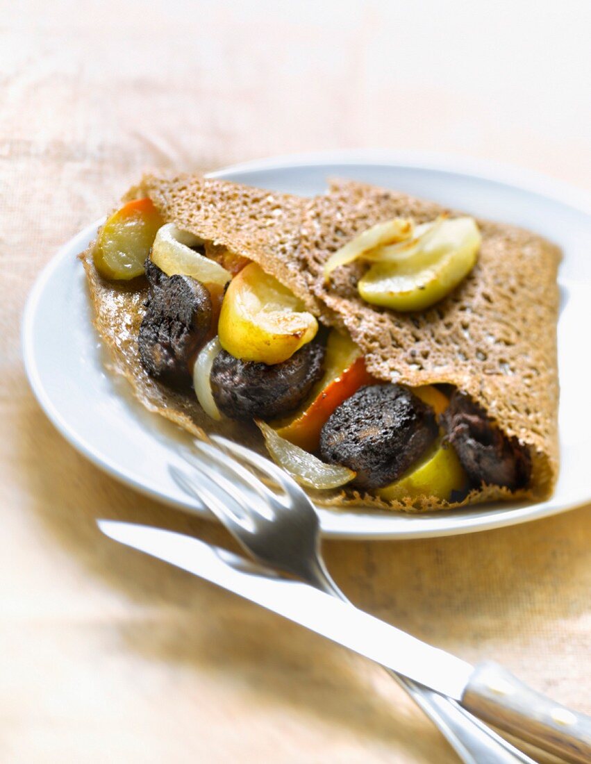 Galette mit Blutwurst, Äpfeln und Zwiebeln