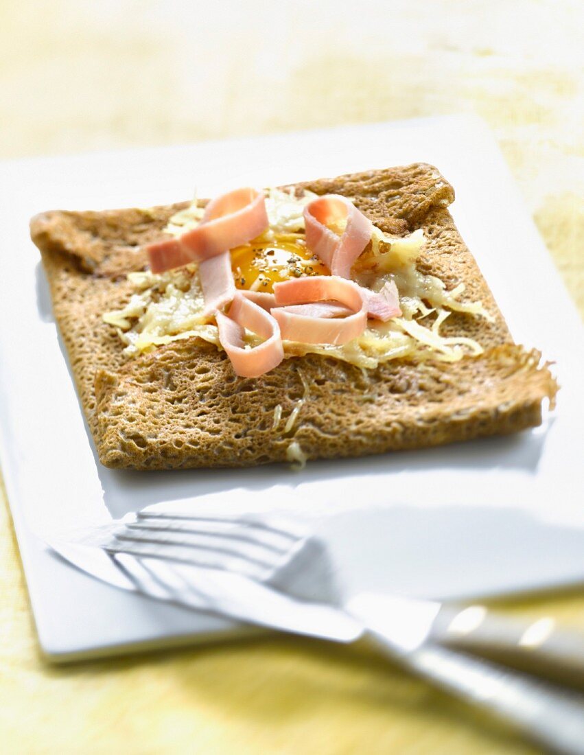 Galette complète (mit Käse, Ei und Schinken)