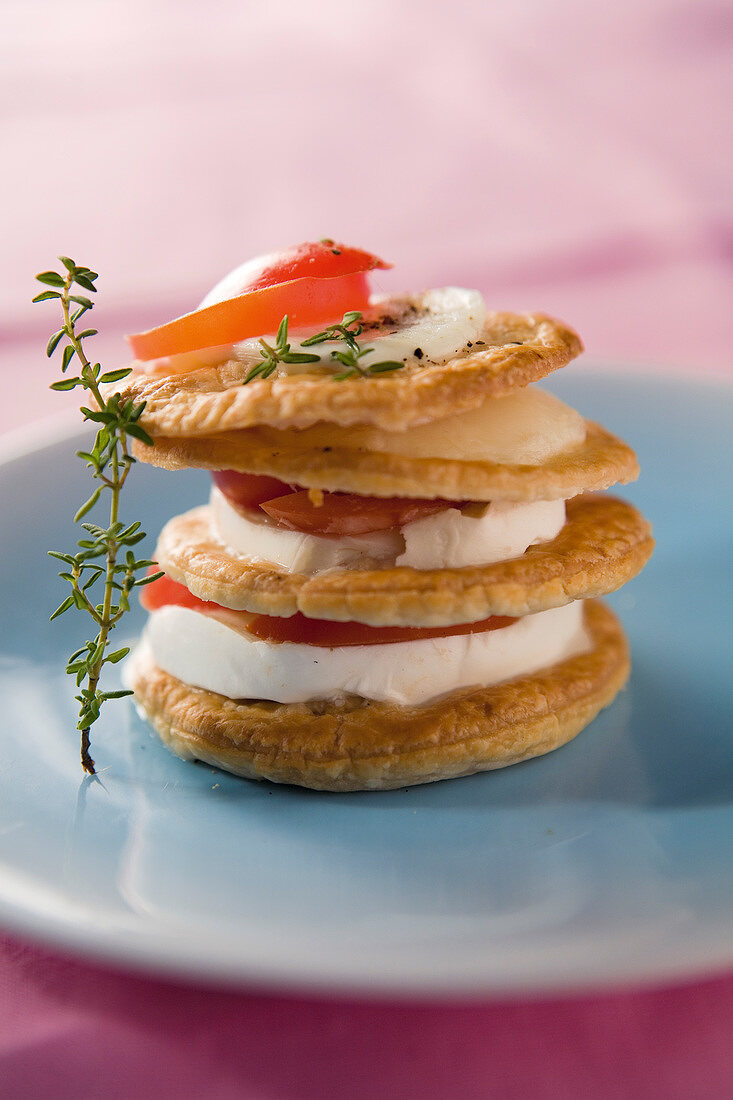 Mille-Feuille mit Tomate und Mozzarella