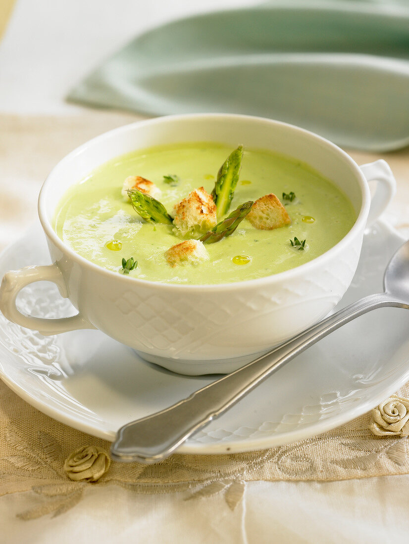 Cream of wild asparagus soup