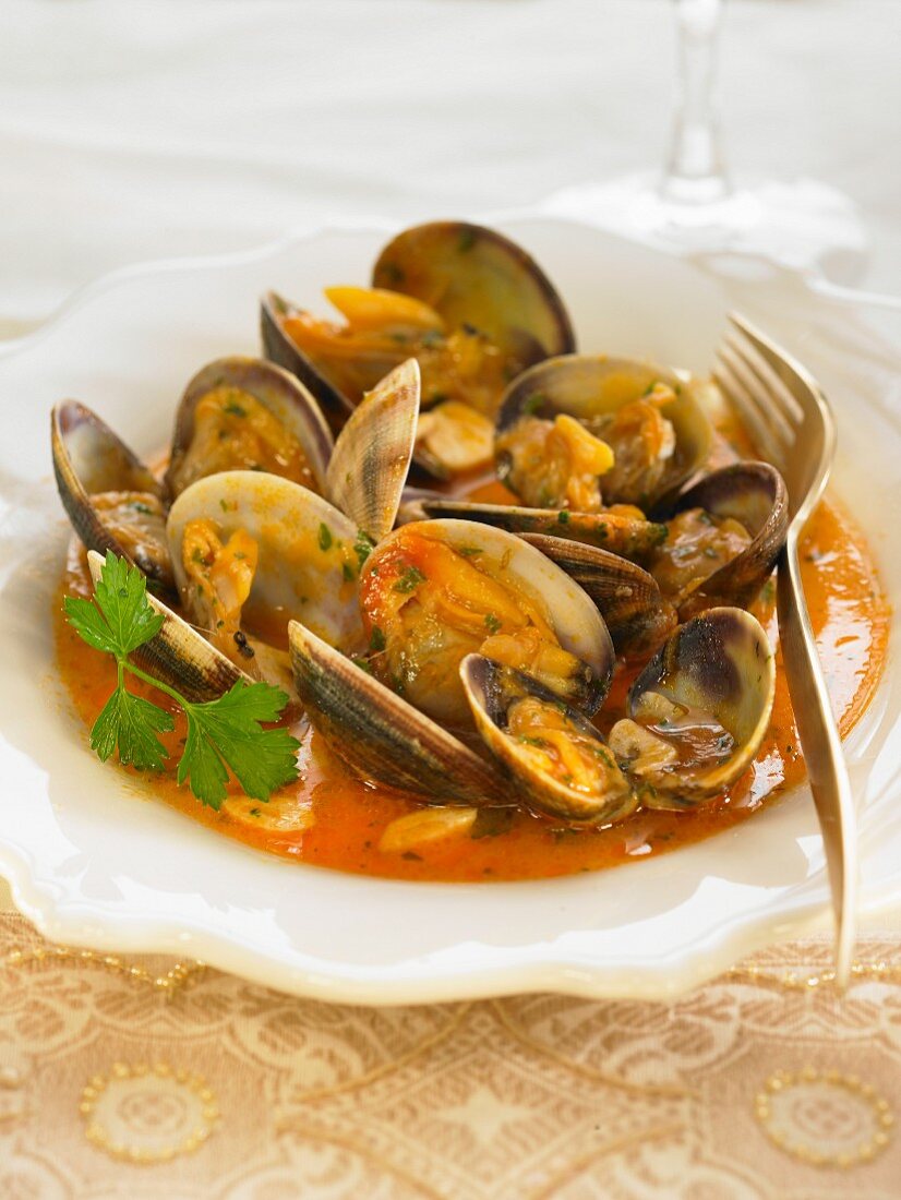 Clams in tomato sauce
